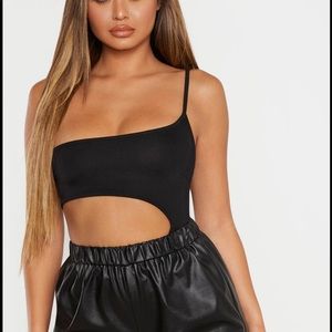 PRETTYLITTLETHING ONE SHOULDER BODYSUIT